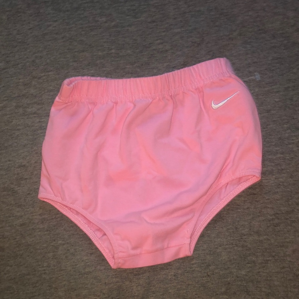 NWT Nike Baby Girl Bloomers Size 24 Months